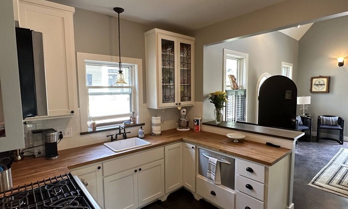 Barton Heights Casa | Zilker Park Cottage, Austin, TX