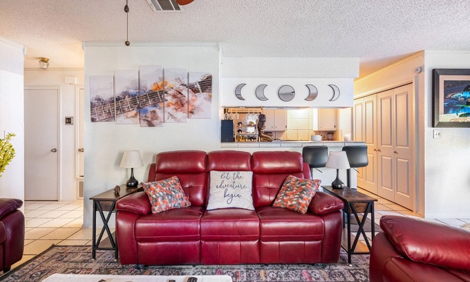 Barton Hills Casa | Zilker Park, Town lake, and Barton Springs pool