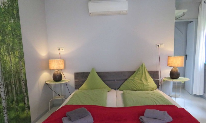 Dessau-Rosslau Apartamento | Zimmer 5, Gästepavillion - Landhaus Dessau