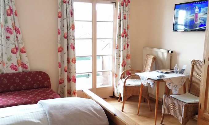 Hoslwang Apartamento | Zimmer Blumenwiese, Ostseite mit Balkon, 2. Etage, 21 qm