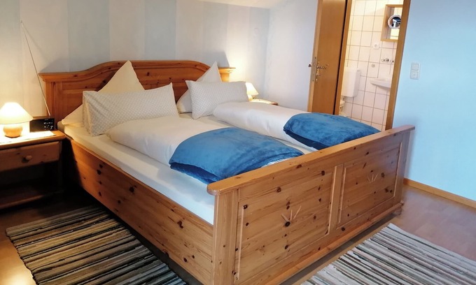 Hoslwang Apartamento | Zimmer Himmelsleiter, Ostseite mit Balkon, 2. Etage, 22 qm