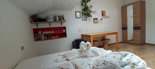 Fie allo Sciliar Apartamento | Zimmer mit Bad und Garagenparkplatz