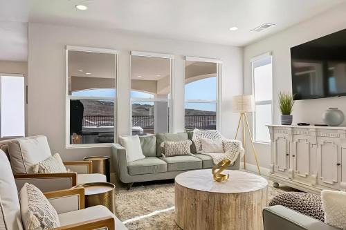 Washington Casa | Zion Comfort w Game Room Hot Tub Resort Pool
