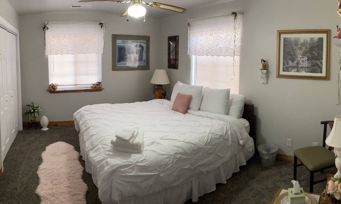 Hildale Casa | Zion’s South Hideaway Grecian Room
