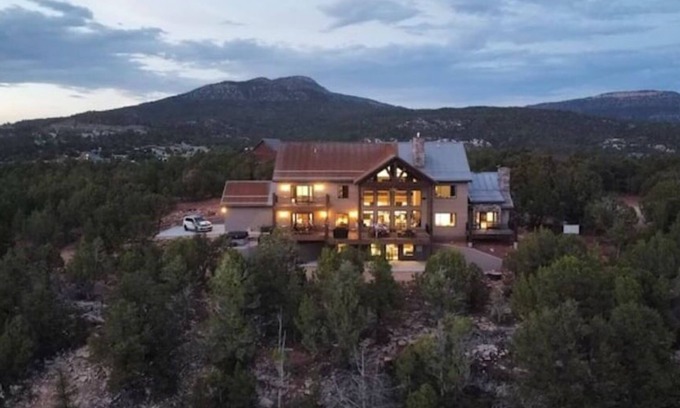 Zion National Park East Entrance Casa | Zion Views- Kolob Cabin + Resort Access