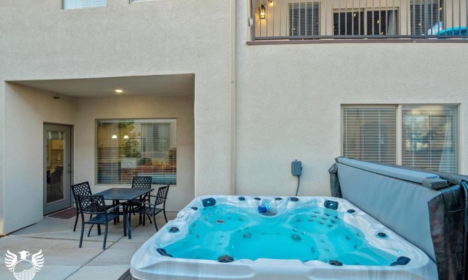 Hurricane Casa | Zion Village Elements 2, Private Backyard Hot Tub