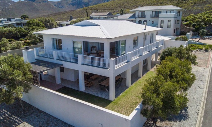 Onrus Casa | Zo'luha - Spacious family home | Mountain View