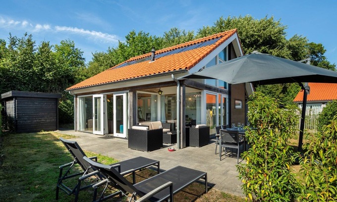 Renesse Villa | Zonnedorp 1 Moderna casa de playa en Villapark en Renesse