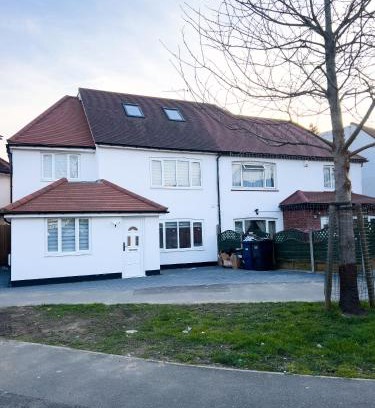 Cricklewood Casa | Zozy Clitterhouse