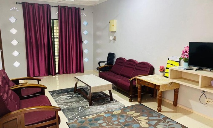 Kampung Jaya Casa | ZR Homestay Kemaman with 3 Bedroom 2 Bathroom - 2 Room AC 1 Room Fan - Not Sharing House