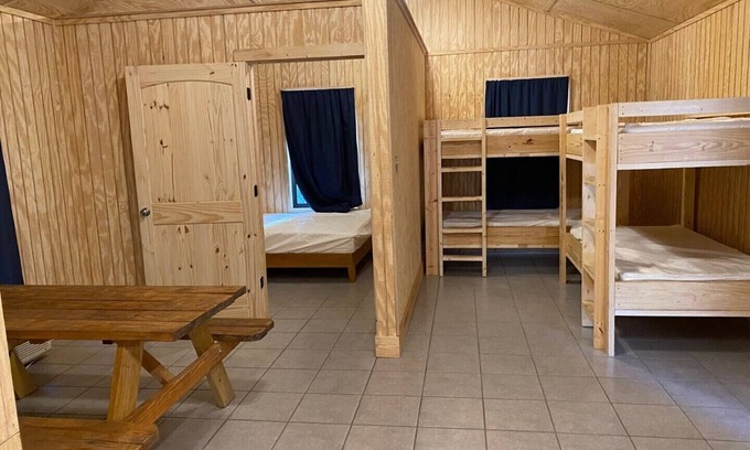 Uvalde County Cabina | Zubers - CA -L Cabin L