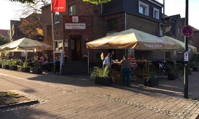 Dusseldorf-Lohausen Cama Y Desayuno | Zum armen Mann