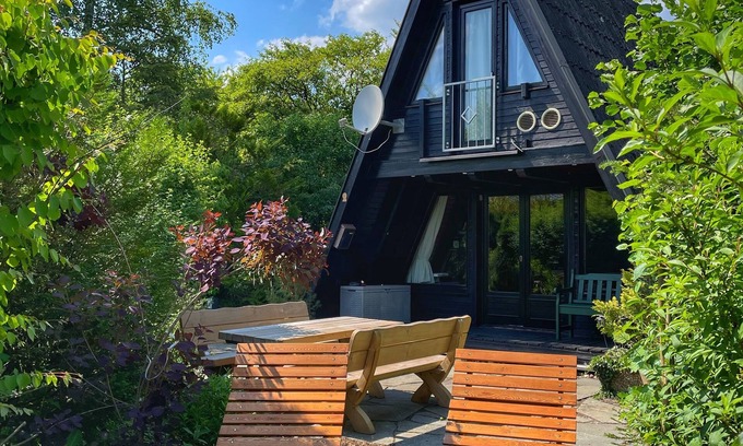 Frenkhausen Casa | Zur Bergeshöhe - Beautiful wooden house right on the edge of the forest in Frenkhausen