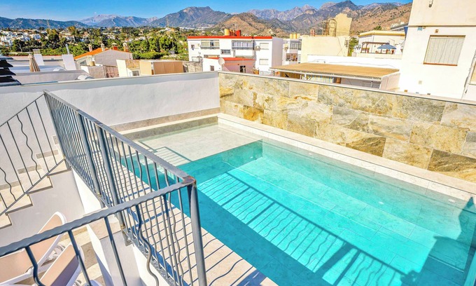 Nerja Villa | Zurbaran Villa 5 - Tres Habitaciones Villa, Capacidad 6