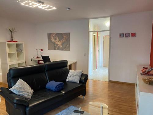Neu-Kurenz Apartamento | Zwei Zimmer Appartment mit Balkon und Stellplatz voll möbliert