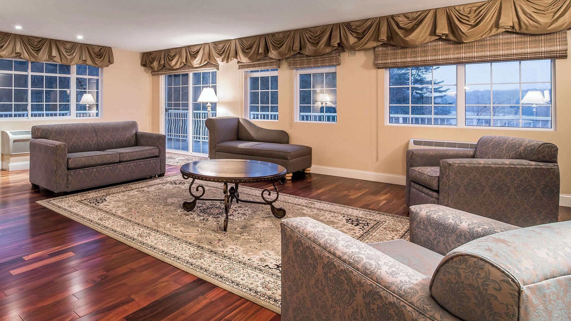 foto de Dormitorio en West Chesterfield