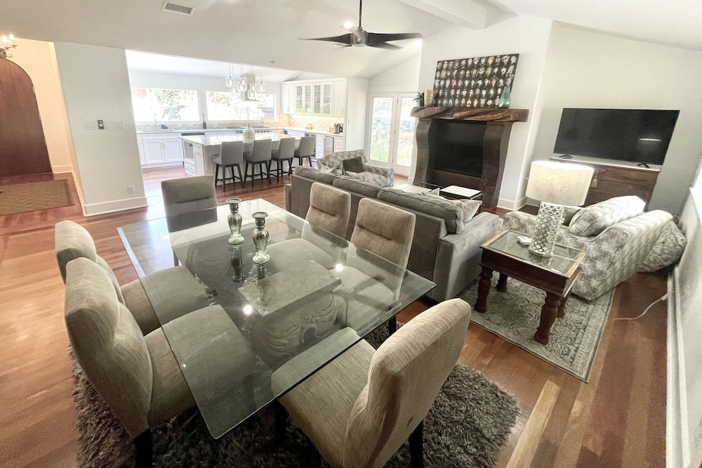 foto de Sala de estar en South River City