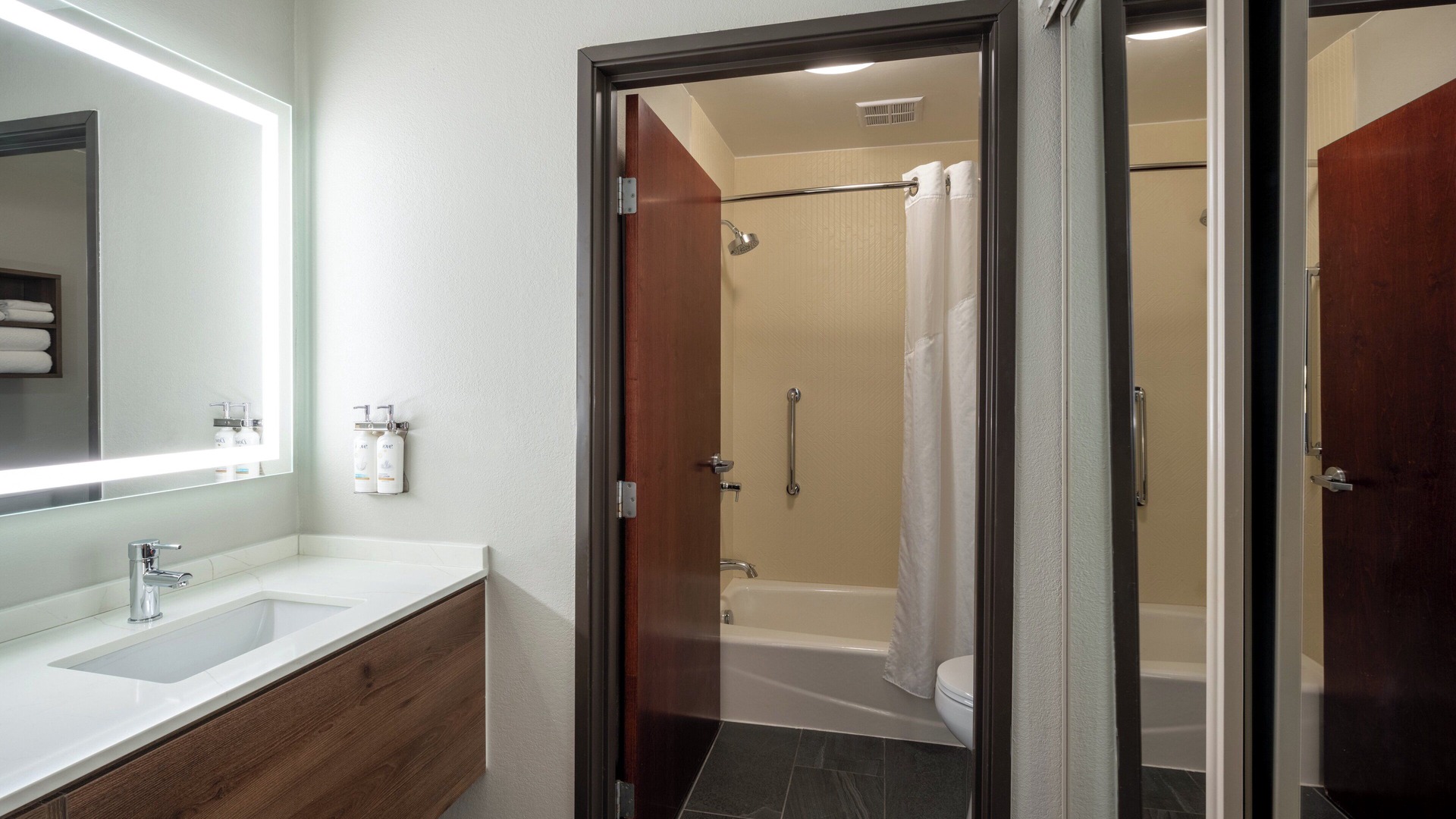 foto de Baño en West Des Moines