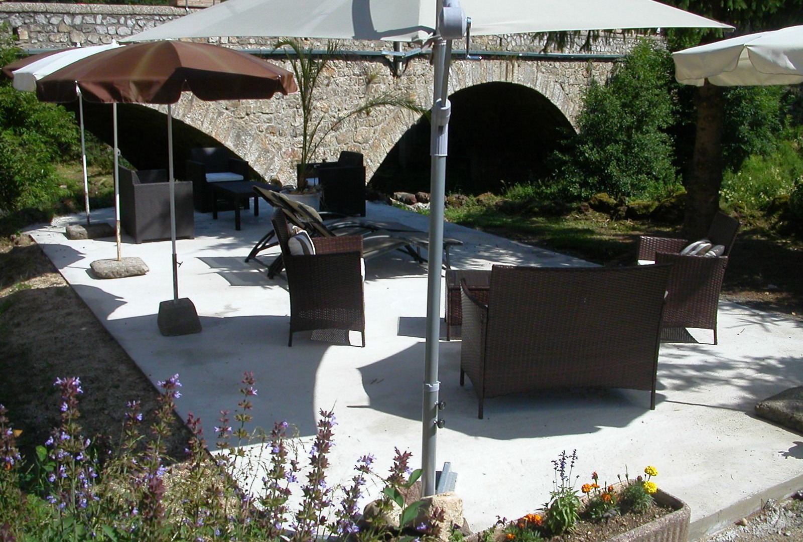 foto de Balcón de patio en Saint-Cirgues-en-Montagne