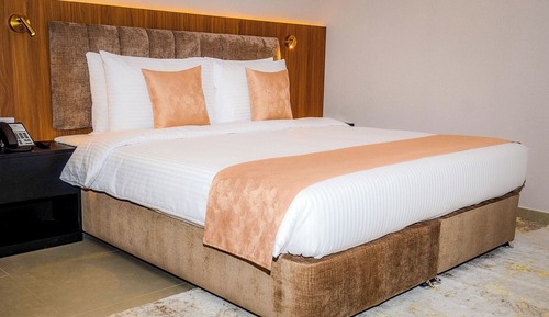 Deluxe Room, 1 King Bed with Sofa bed, Non Smoking (with Sofabed)