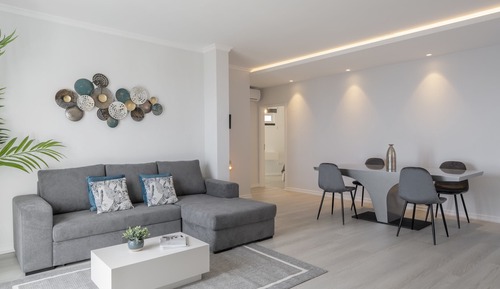 Apartamento básico, varias camas, vistas al mar