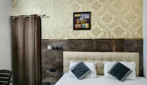 Deluxe Double Room, City View