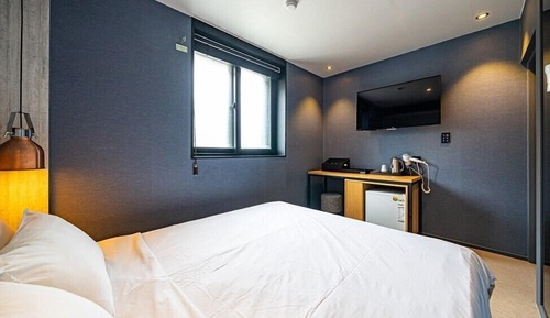 Habitación (606)