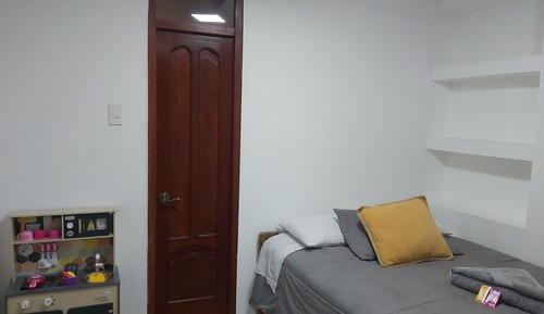 Apartamento clásico, 2 habitaciones, planta baja