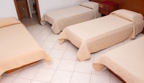 Habitación cuádruple económica