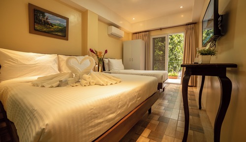 Habitación triple Premier, varias camas, no fumadores, vistas a la montaña