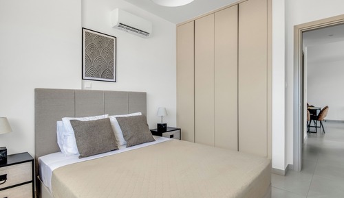 Apartamento, 2 habitaciones, balcón, vistas a la ciudad