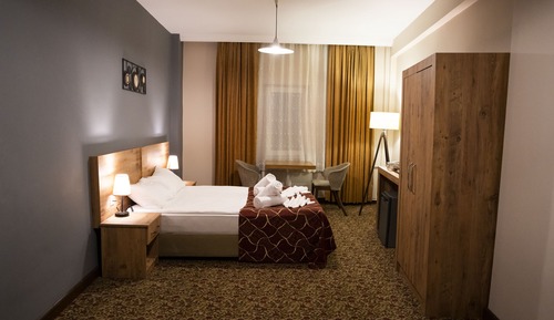 Habitación estándar con 1 cama doble o 2 individuales