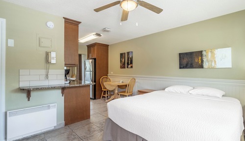 Suite estudio superior, no fumadores, vistas al lago