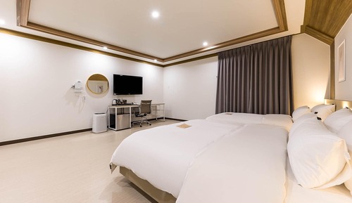 Room (Twin A-Netflix (Single and Double Bed)