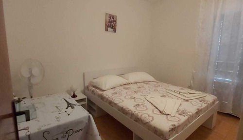 Estudio (Studio Apartment)