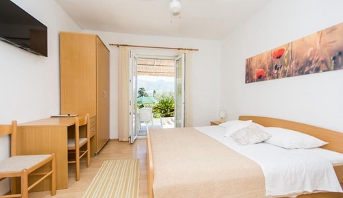 Estudio (Deluxe Studio Apartment with Terrace )