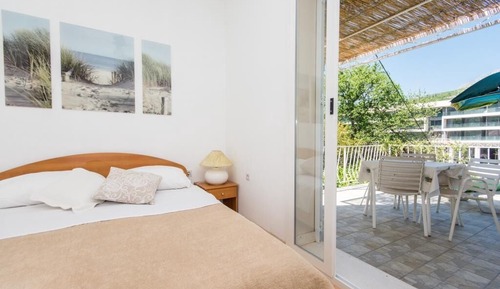 Habitación doble (Deluxe Double Room with Terrace and P)