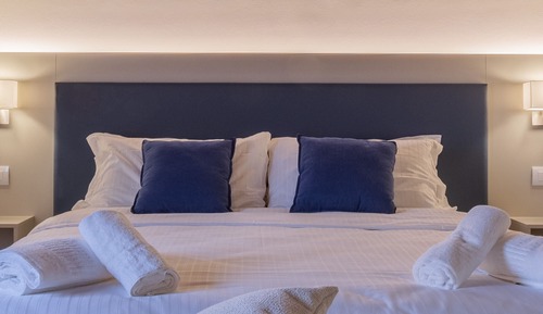 Habitación superior con 1 cama doble o 2 individuales