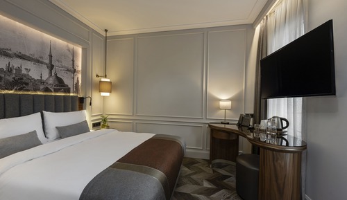 Habitación Deluxe doble, 1 cama de matrimonio, balcón, vistas a la ciudad