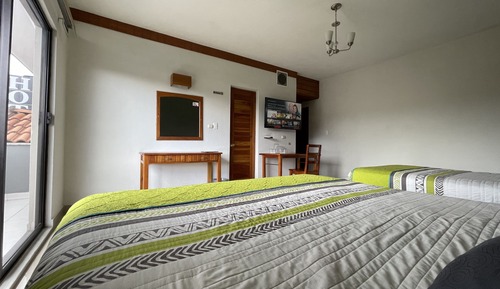 Habitación exclusiva, varias camas, vistas a la ciudad
