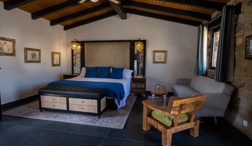 Habitación Confort, 1 cama de matrimonio grande con sofá cama (Eljas)