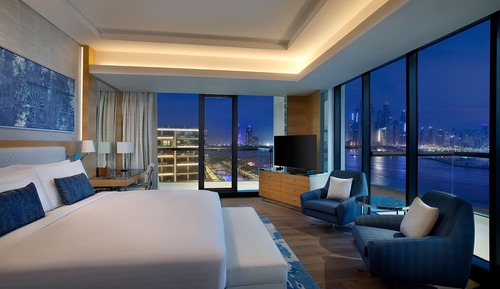 Palm Suite - King Bed Club Lounge- Evening Cocktail Hours, Private Balcony, Direct Access to Beach
