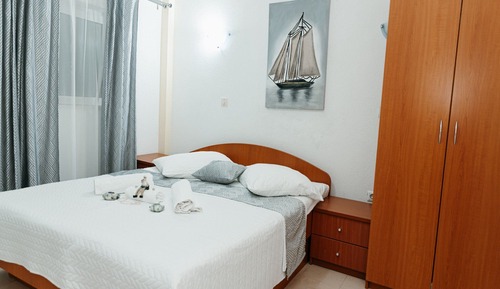 Apartamento (One Bedroom Apartment with Terrace)