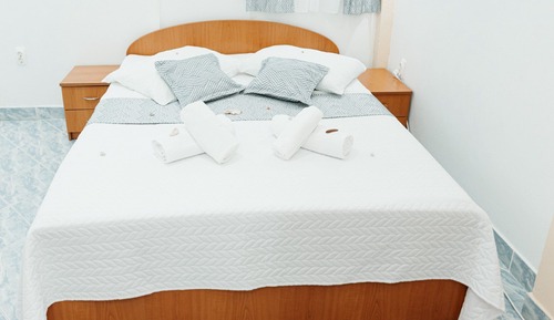 Apartamento (One Bedroom Apartment with Balcony an)