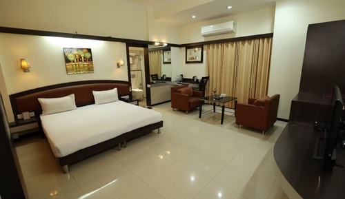 Habitación Deluxe, 1 cama de matrimonio grande, fumadores, vistas a la ciudad
