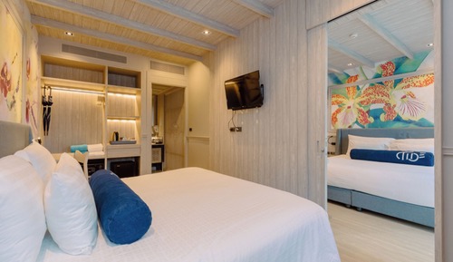 Deluxe Family Room