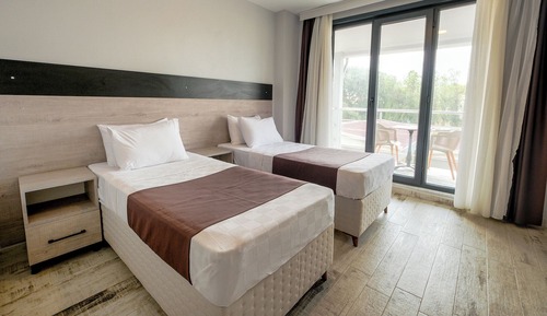 Superior Room with Balcony Sea View