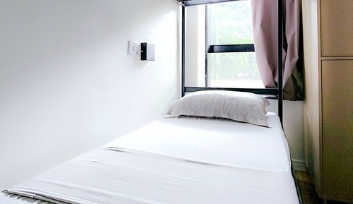 Dormitorio compartido básico, dormitorio mixto
