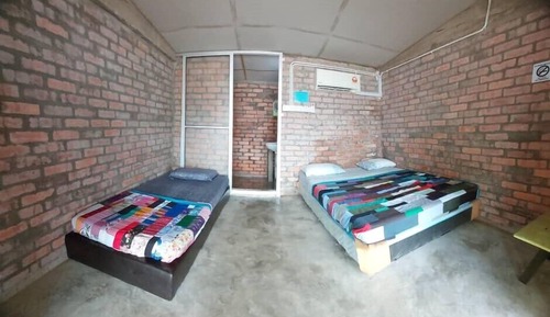 Habitación triple, baño privado