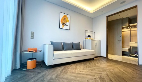 Habitación Grand, 1 cama de matrimonio grande, vistas al río (Living Area)